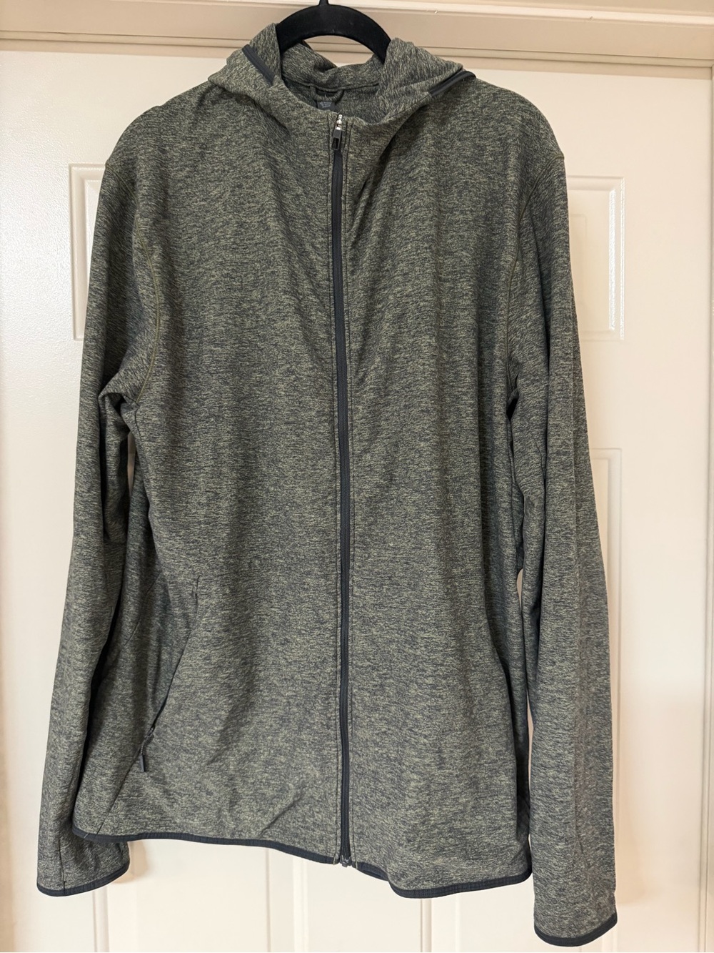 lululemon Men's size Large Surge Warm Green Black Full Zip Hoodie Jacket